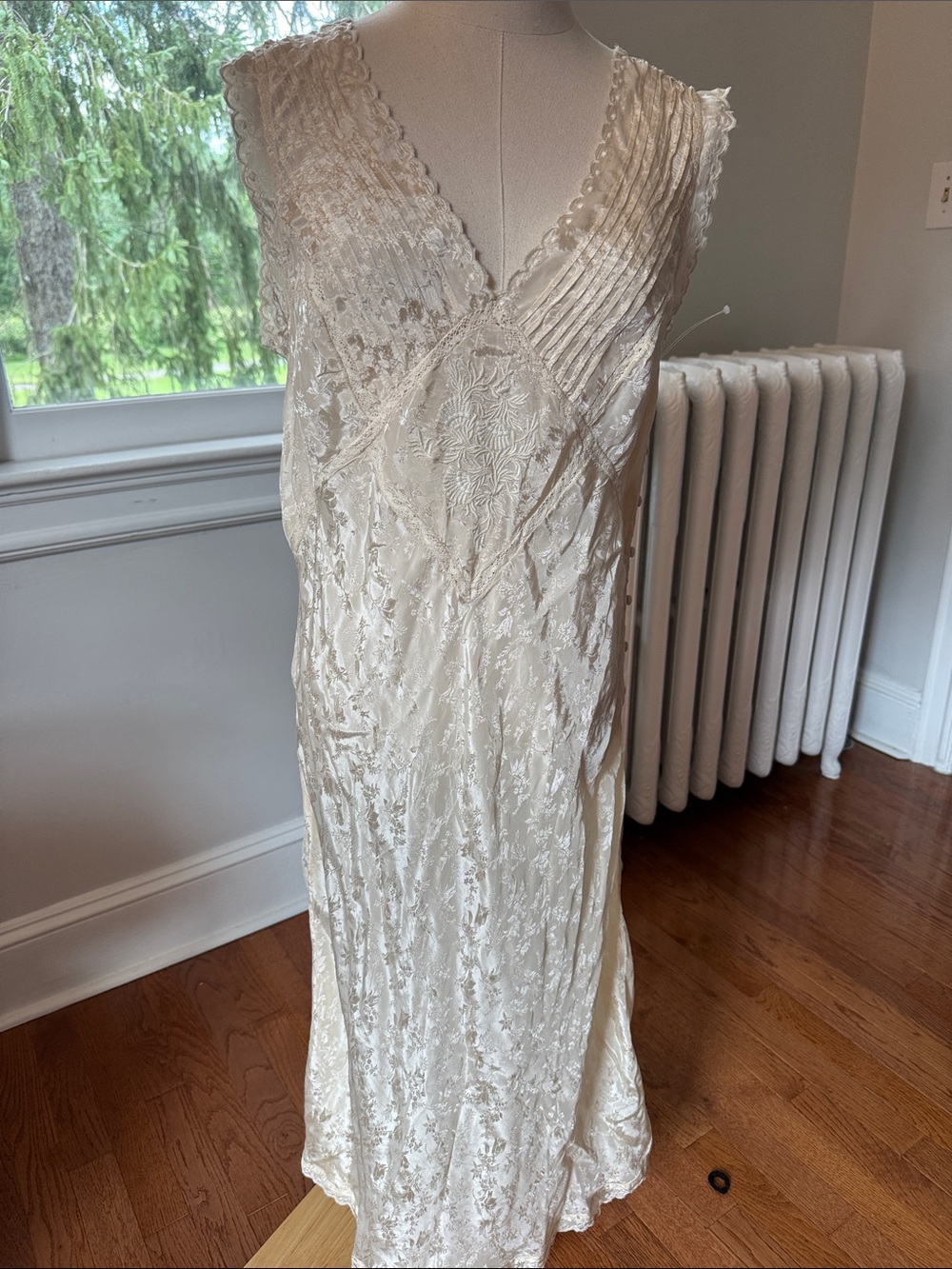NWOT Intimately “Me With You” Ivory slip Dress - Picture 3 of 12